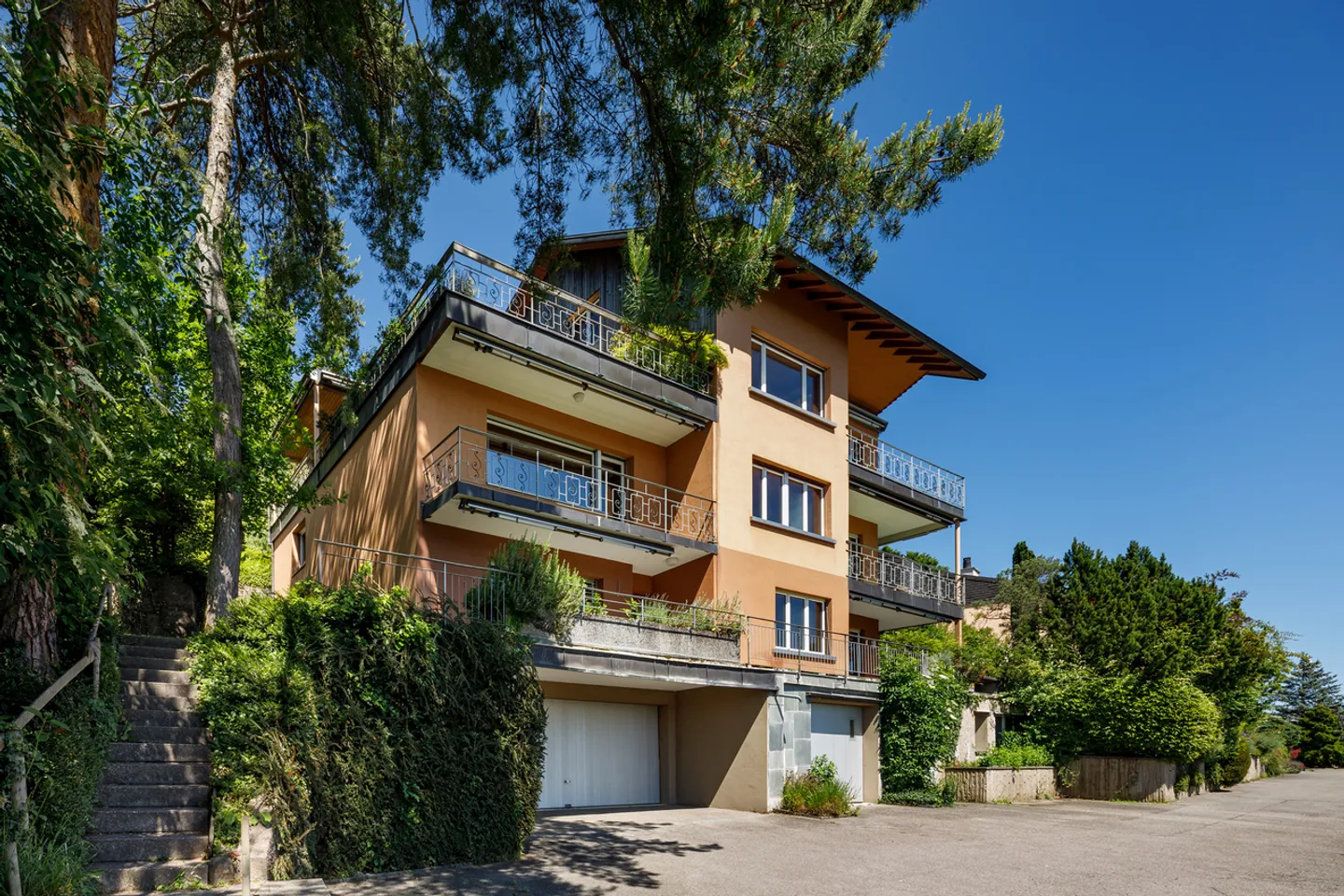 Terrain exclusif avec vue sur le lac - Photo 2 sur 6