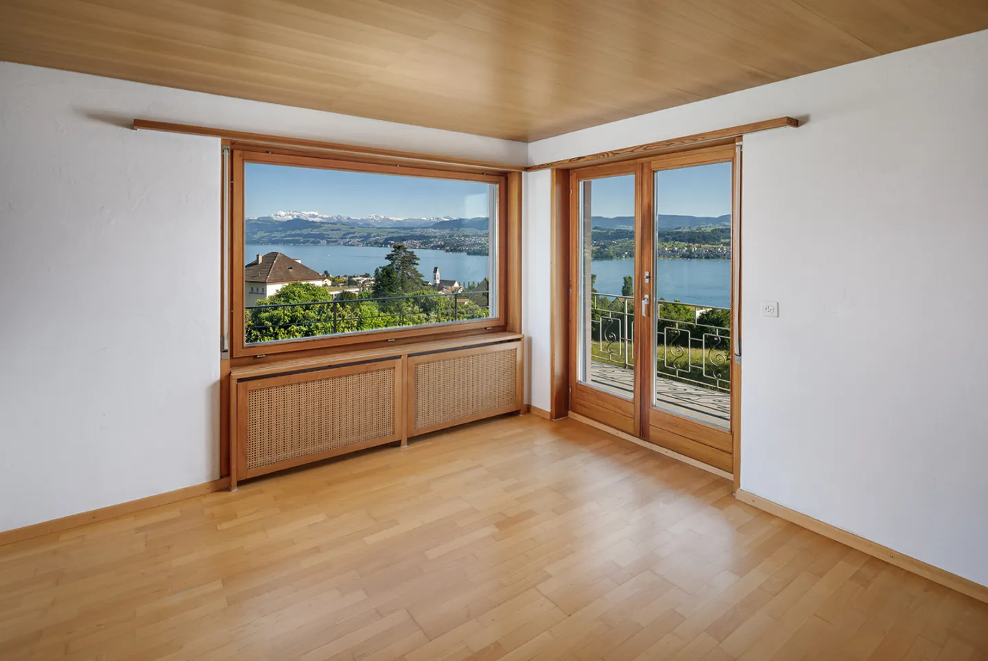 Terrain exclusif avec vue sur le lac - Photo 3 sur 6