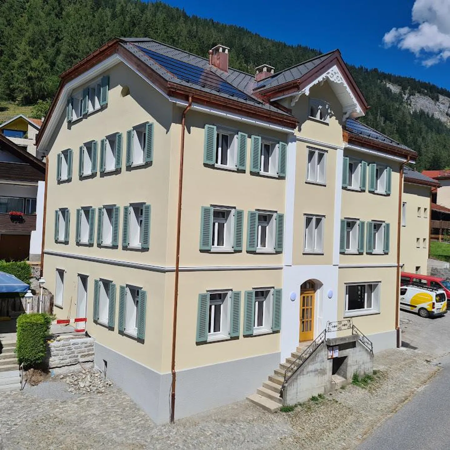 Grosse, helle Wohnung mit Büroraum, auch als Zweitwohnung - Foto 7 di 9