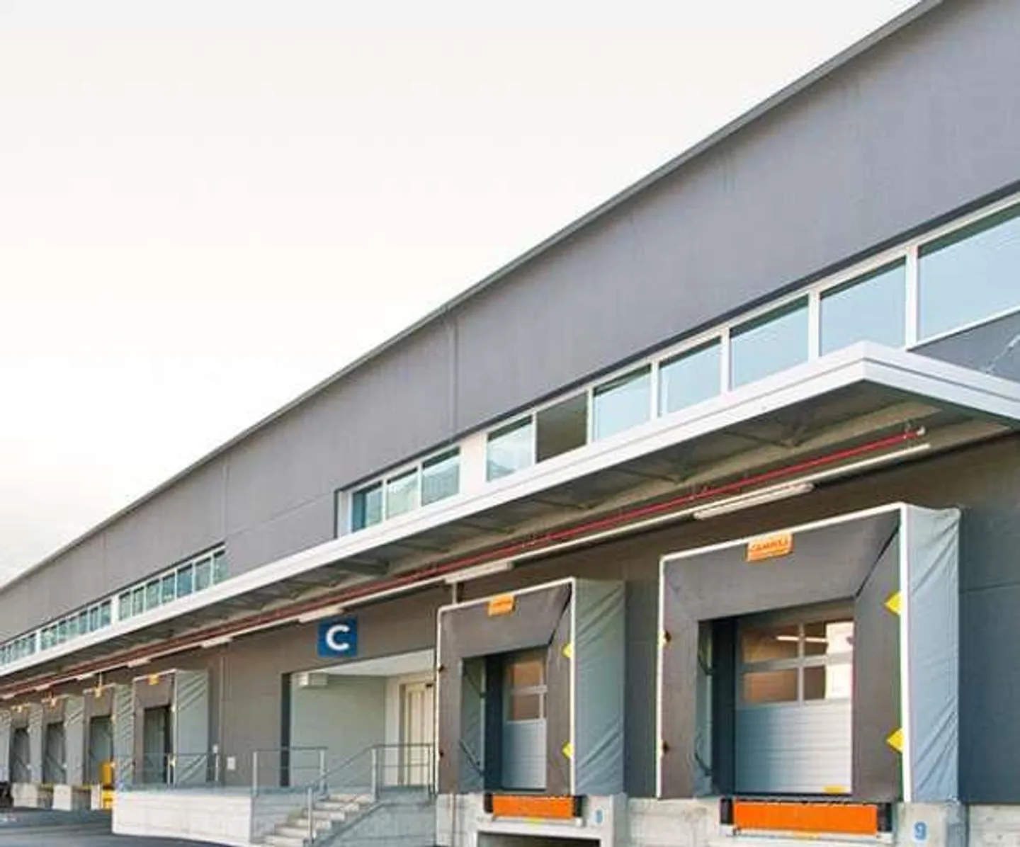 For rent large logistics space/warehouse in Cadenazzo - Photo 1 of 2