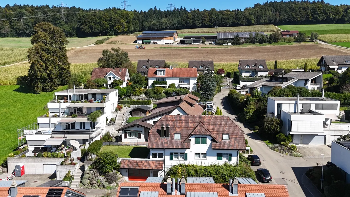 Charmantes Freistehendes Haus in Remetschwil - Foto 11 von 11