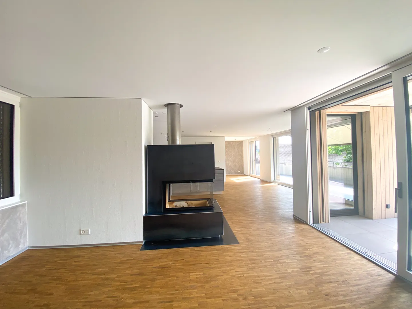 Appartement penthouse attrayant de 4,5 pièces à louer à Niederönz - Photo 7 sur 11