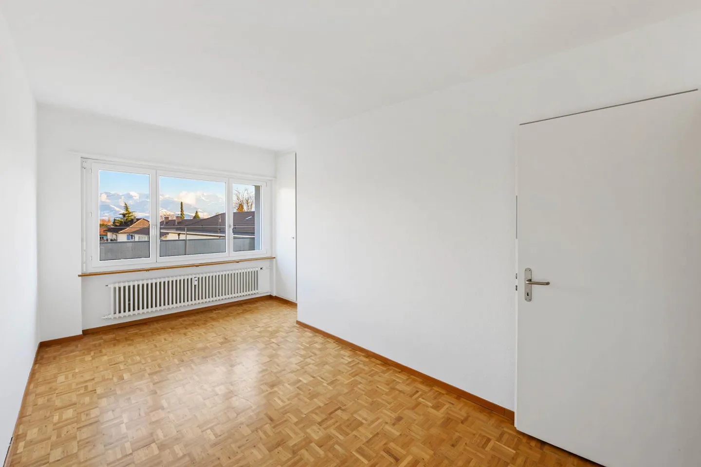 Appartamento spazioso con vista sulle montagne a Thun! - Foto 7 di 12