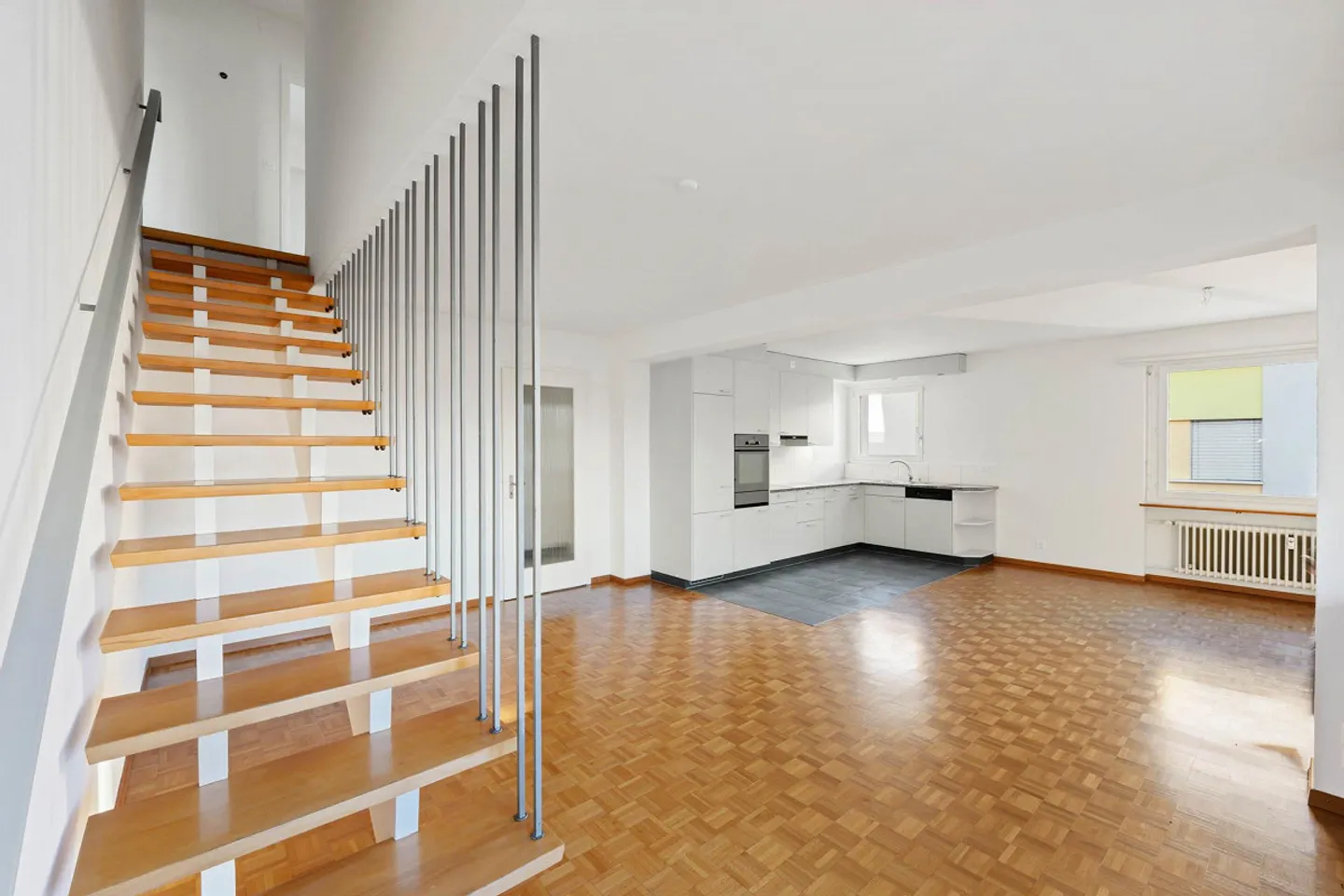 Appartamento spazioso con vista sulle montagne a Thun! - Foto 2 di 12