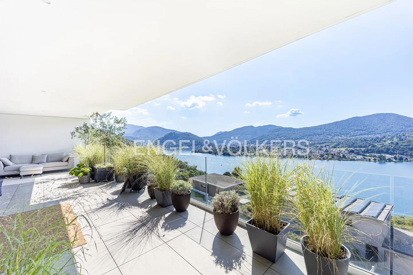 Attico di nuova costruzione con vista mozzafiato sul lago - Foto 1 di 13