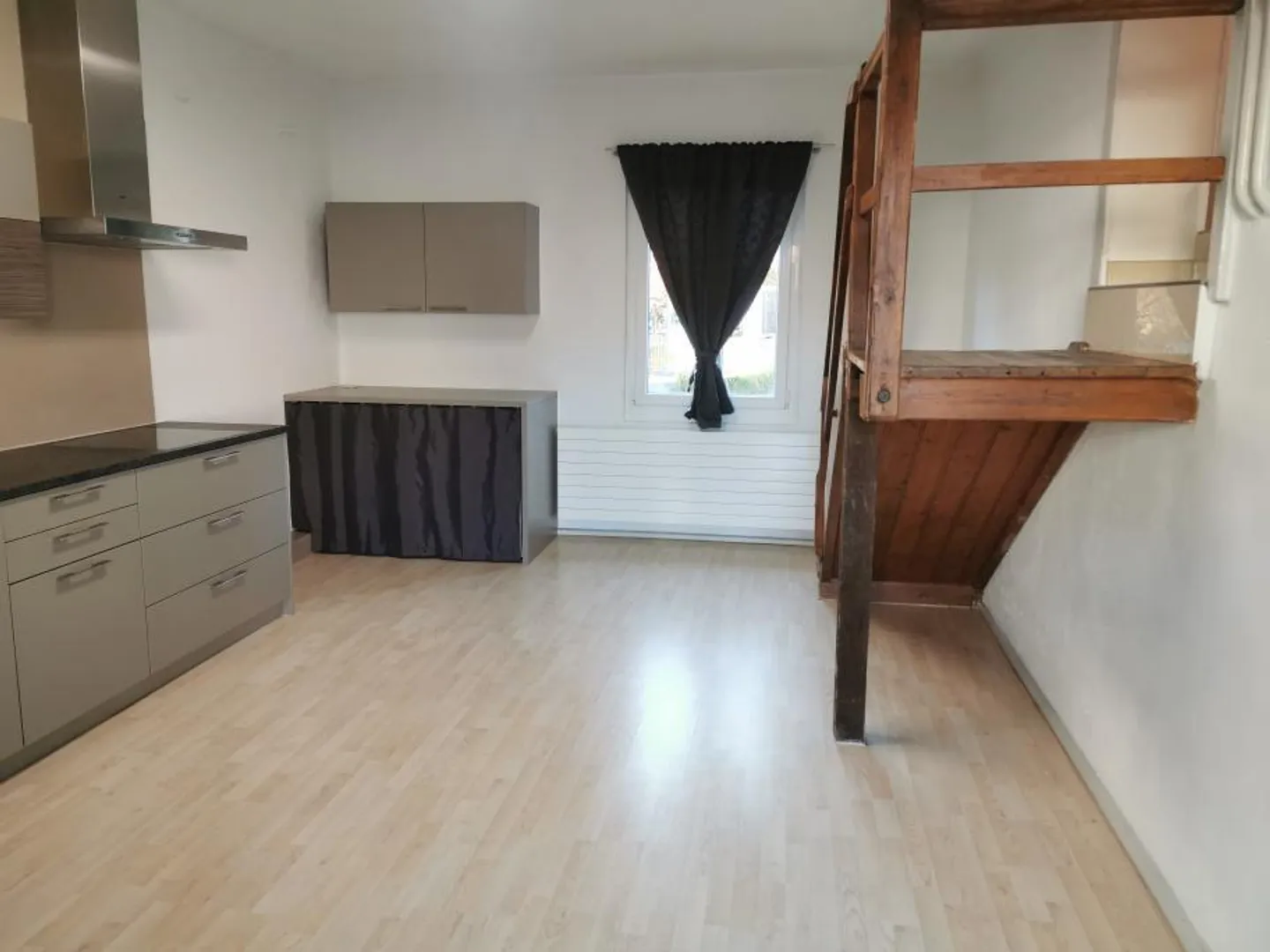 Appartement spacieux de 3 pièces - calme et central - Photo 4 sur 11