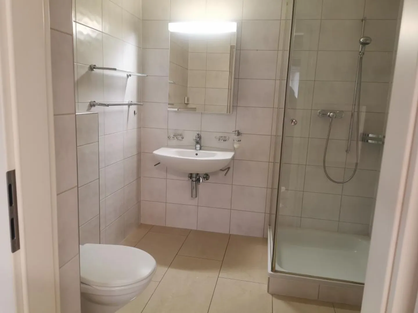 Appartement spacieux de 3 pièces - calme et central - Photo 5 sur 11
