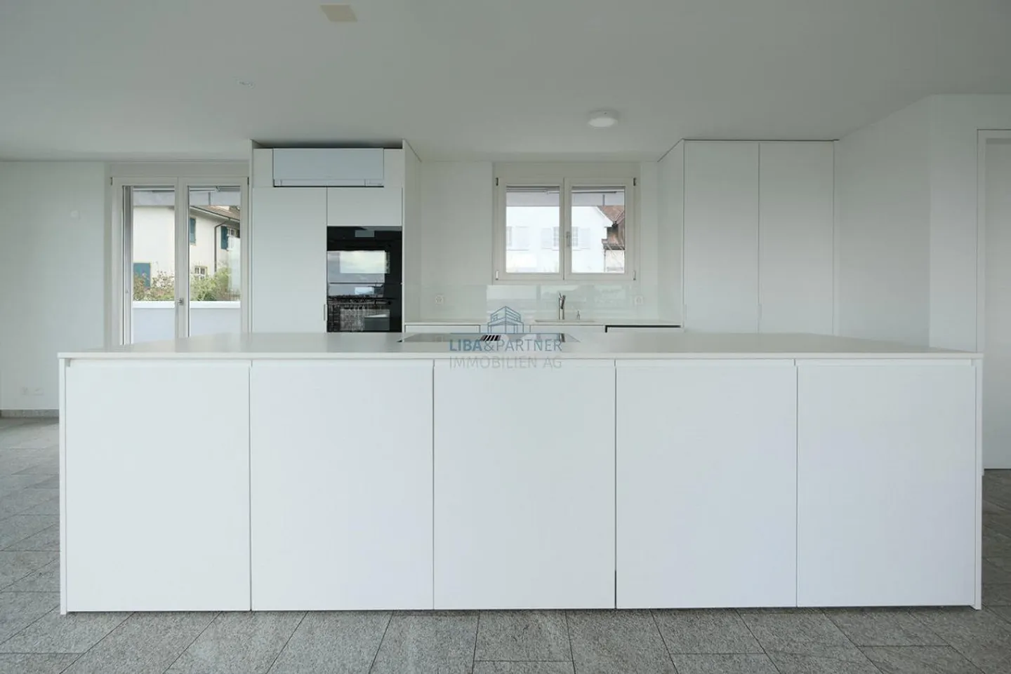 Maisonette en attique avec vue dégagée sur Binningen et Bâle - Photo 6 sur 15