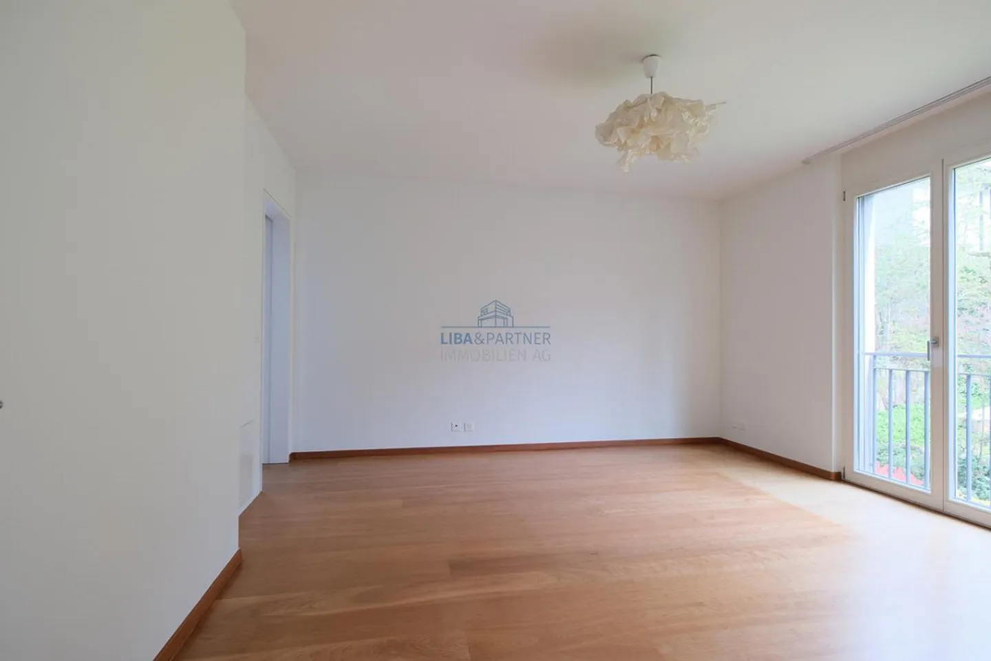 Maisonette en attique avec vue dégagée sur Binningen et Bâle - Photo 10 sur 15
