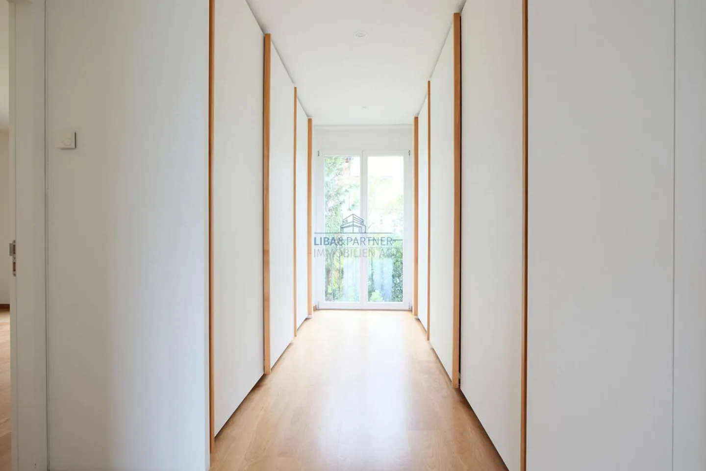 Maisonette en attique avec vue dégagée sur Binningen et Bâle - Photo 11 sur 15
