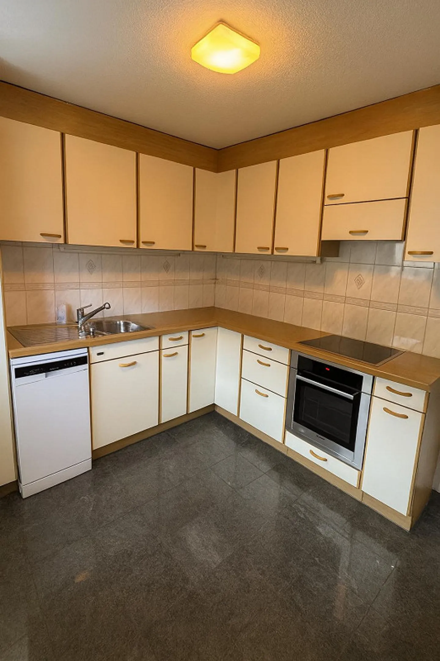 "Charmante 4.5-Zimmer-Wohnung mit Balkon in Langnau am Albis " - Foto 5 von 12