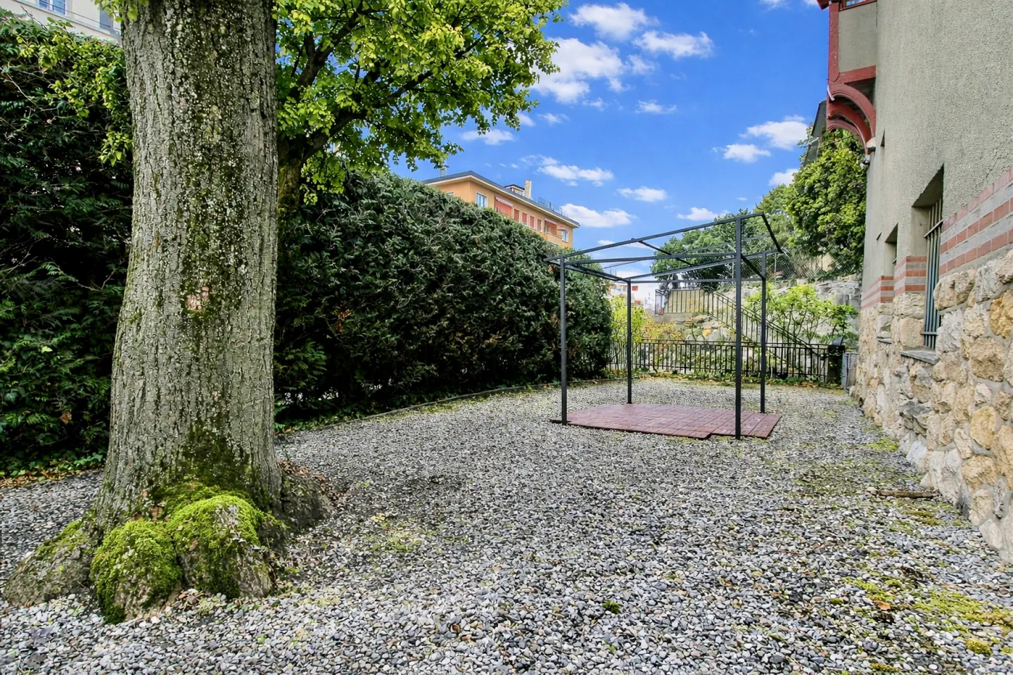 Administrative space with character 2 minutes from downtown - Photo 9 of 10