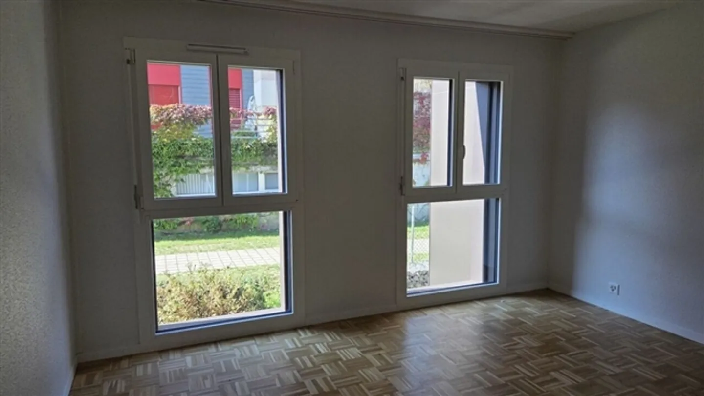 Beautiful completely renovated 3.5 room apartment with balcony - Photo 5 of 14