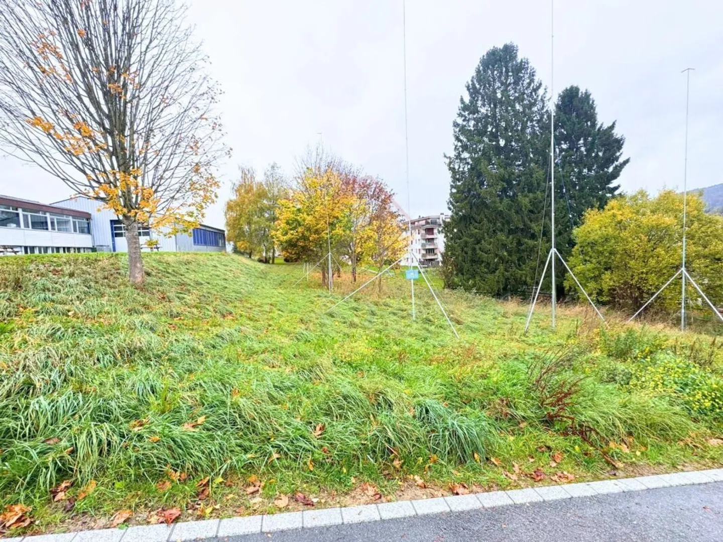 Terreno edificabile eccezionale con progetto approvato per 11 appartamenti contemporanei a Reconvilier (Jura bernois) - Foto 8 di 10