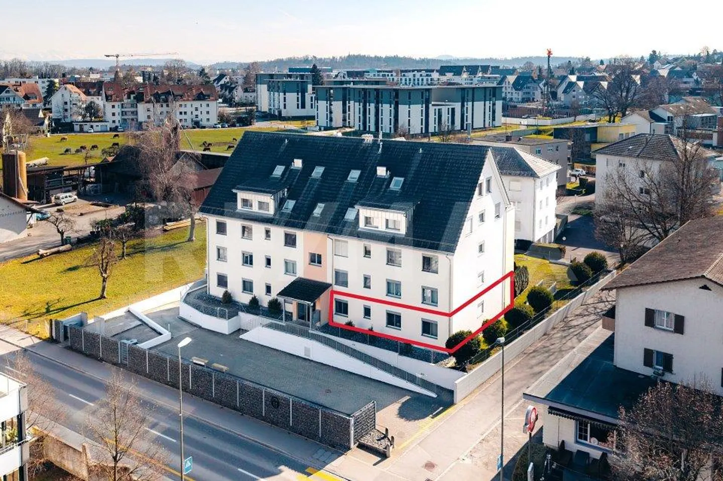 Votre nouveau chez-vous : Appartement élégant de 4,5 pièces avec confort et terrasse... - Photo 3 sur 13