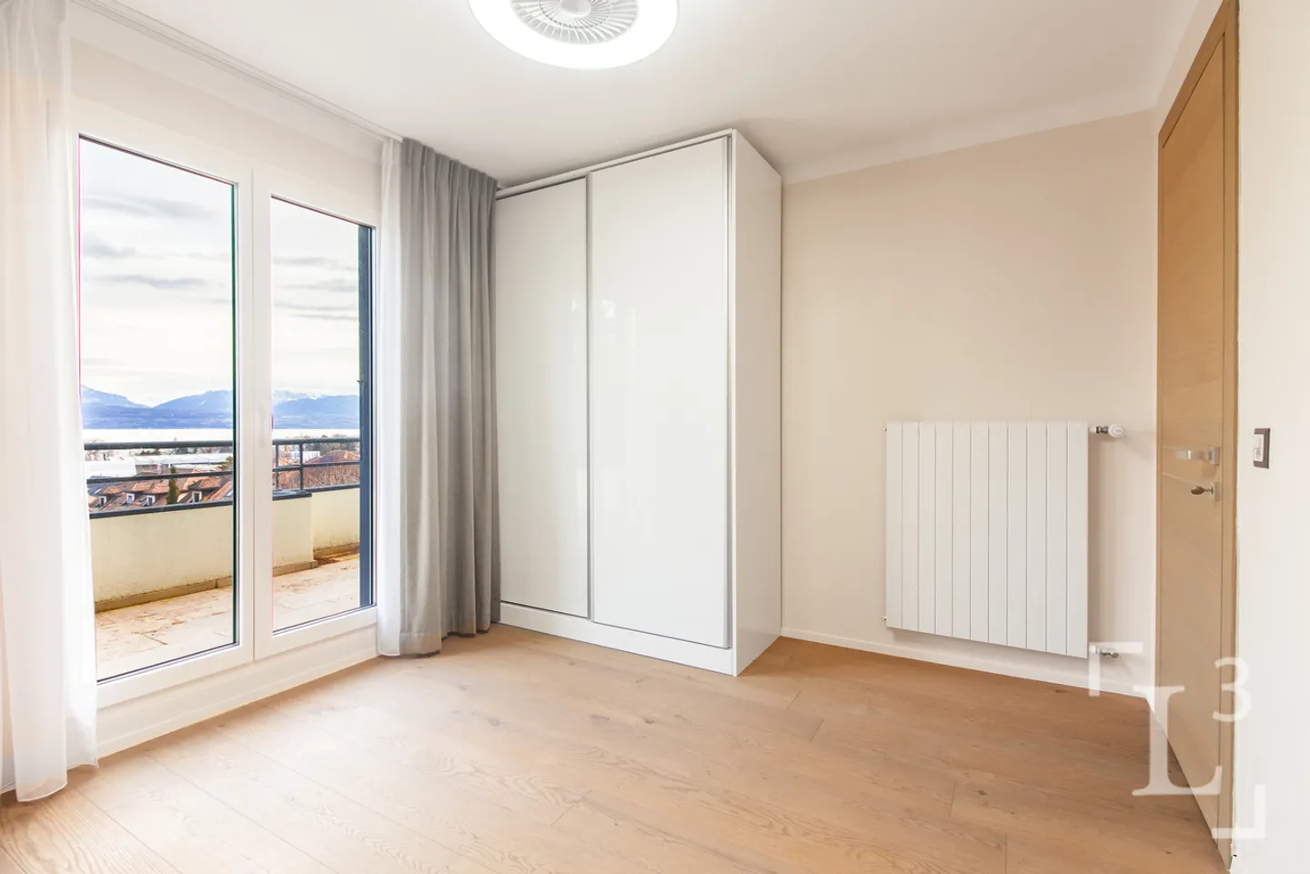 Spaziosa villa familiare con piscina + studio - Foto 12 di 13