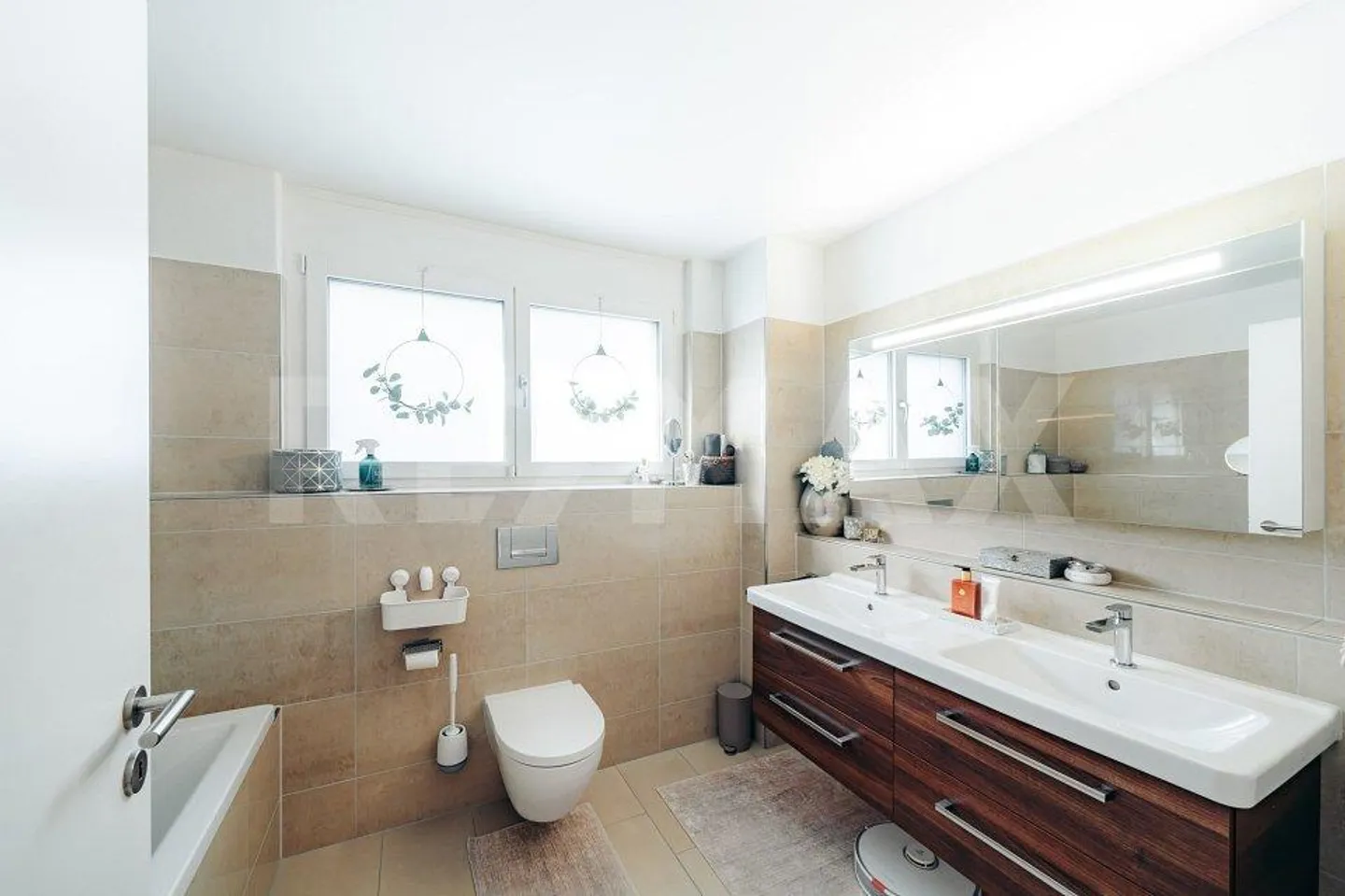 Votre nouveau chez-vous : Appartement élégant de 4,5 pièces avec confort et terrasse... - Photo 10 sur 13