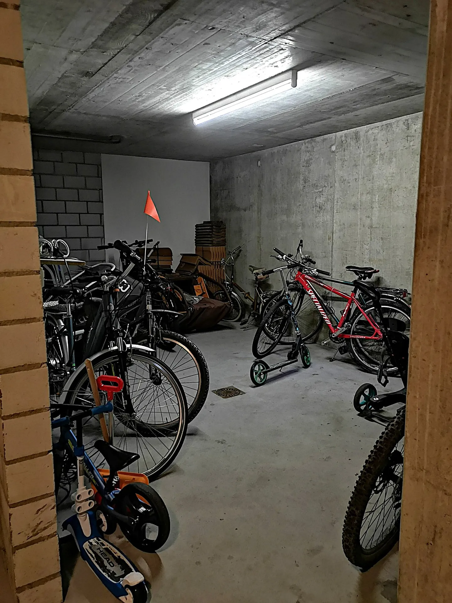 Geräumiges Apartment mit Balkon - Foto 6 von 28