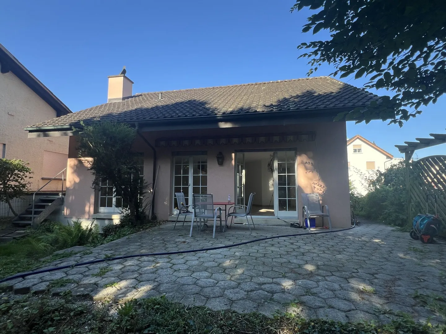 Casa unifamiliare di 5,5 stanze con fascino, grande giardino e posizione centrale a Derendingen! - Foto 17 di 17