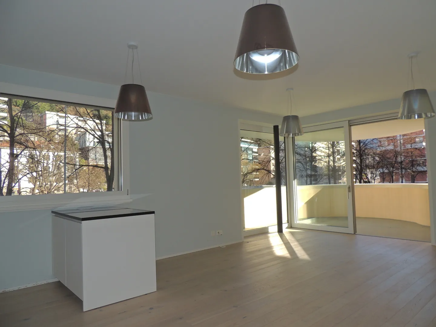 Luminoso appartamento a Cassarate - Foto 3 von 8