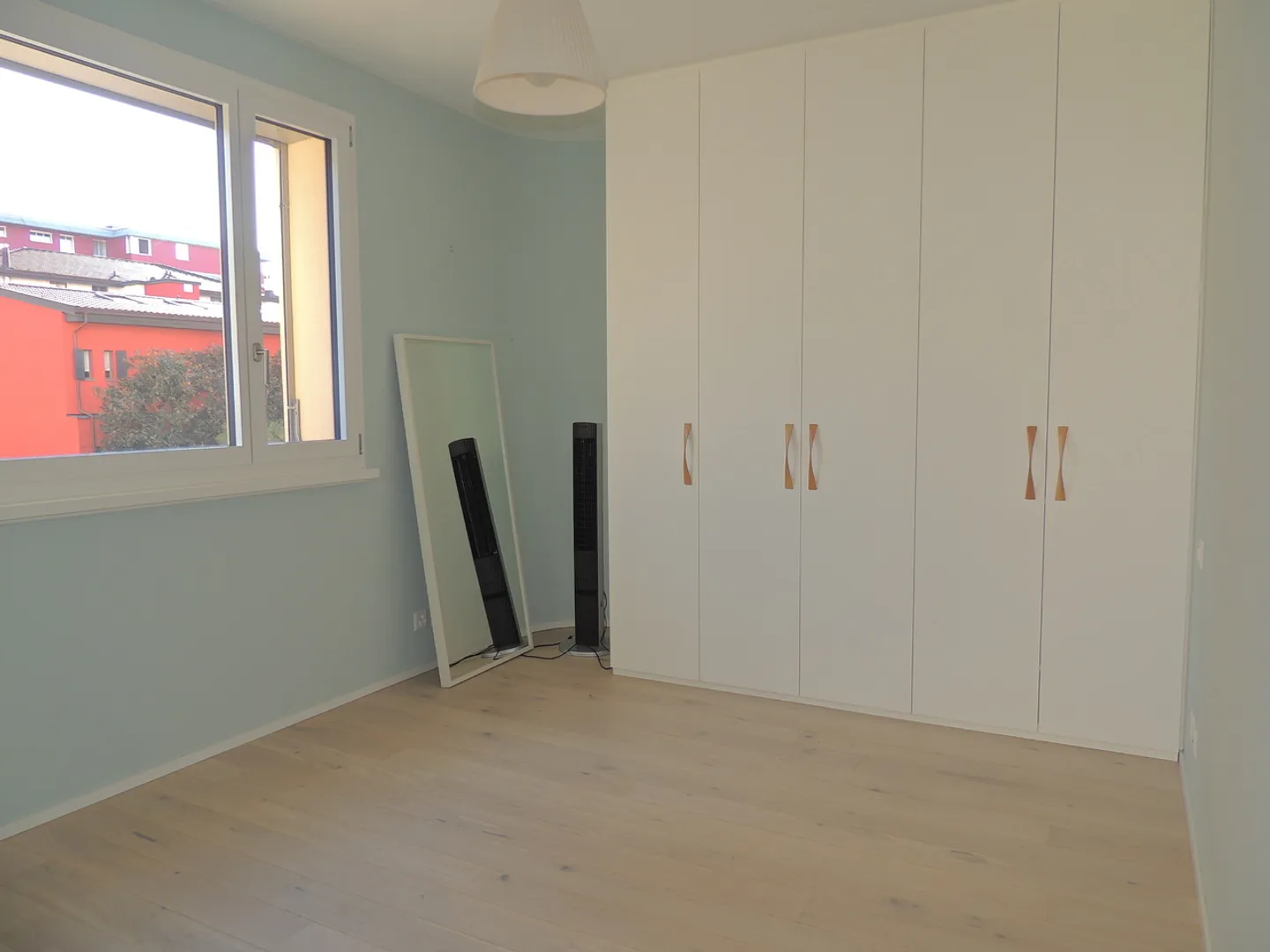 Luminoso appartamento a Cassarate - Foto 5 von 8