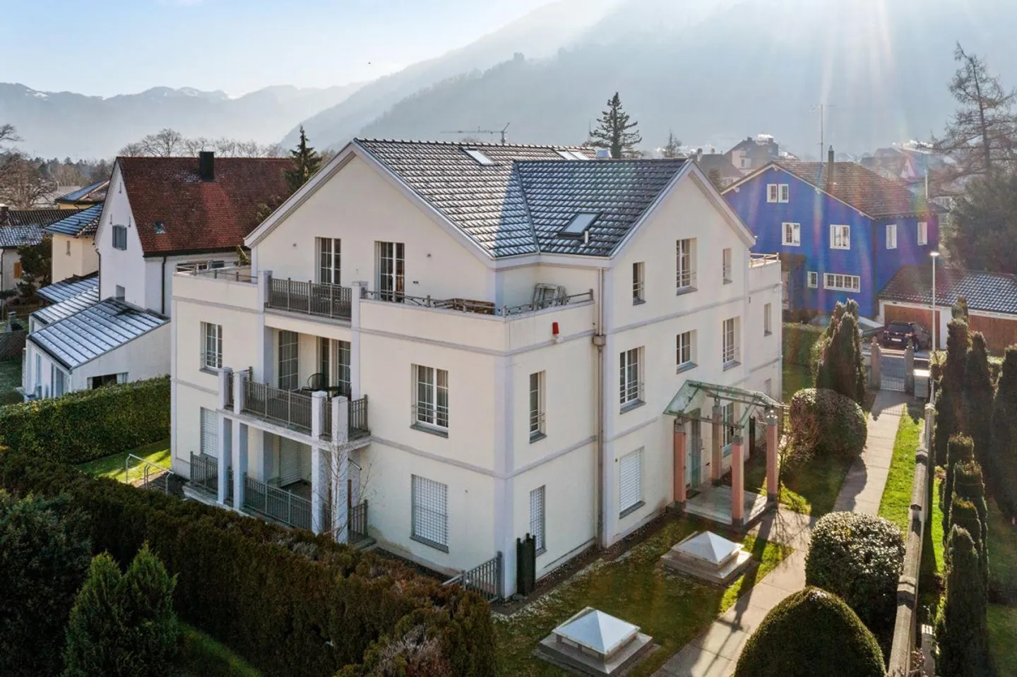 190 m2 Erdgeschosswohnung mit 265 m2 Gartenanlage zur Alleinnutzung - Foto 1 von 5