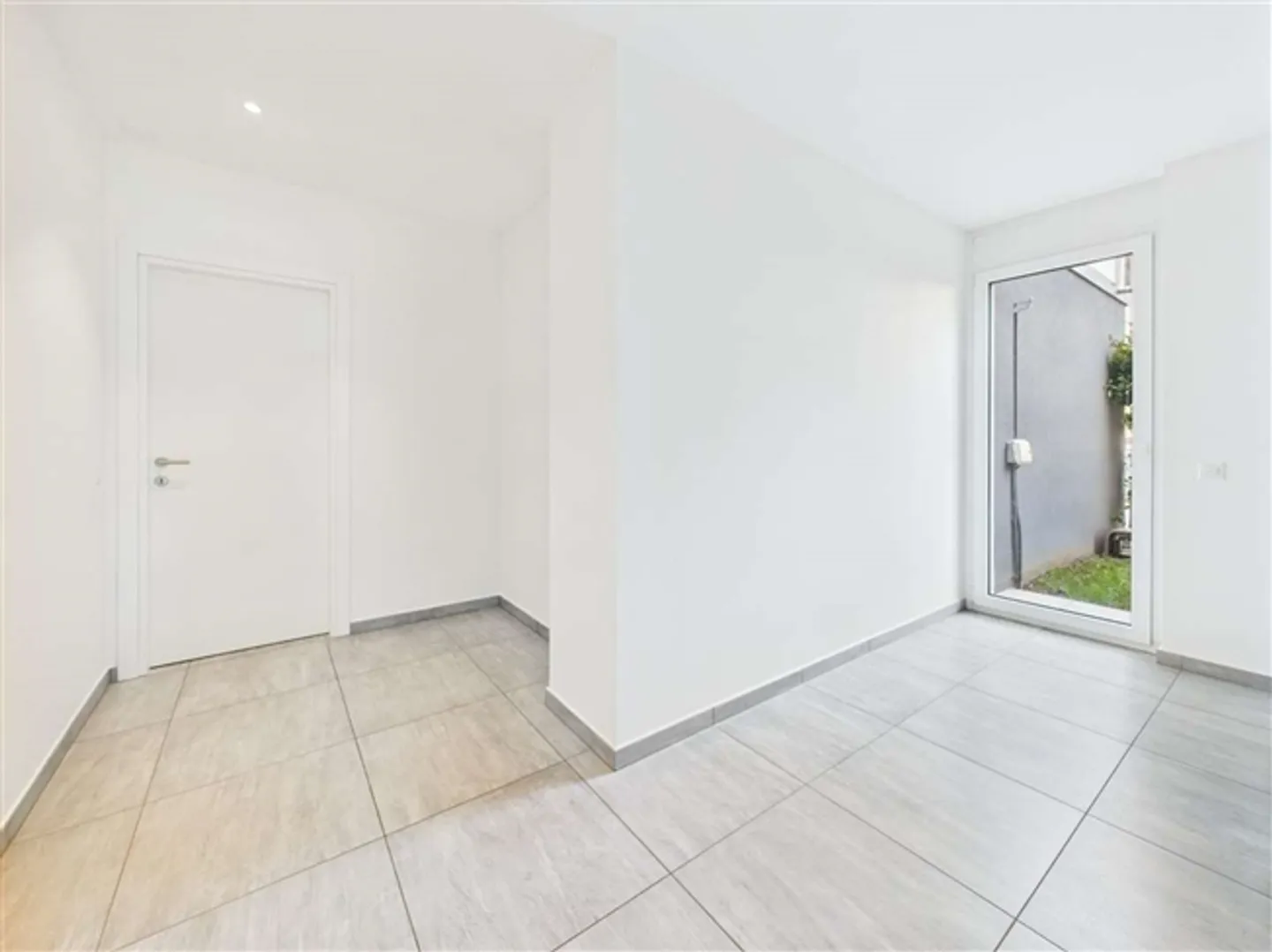 Opportunité d'investissement Appartement de rendement élégant à Bellinzone - Photo 8 sur 10