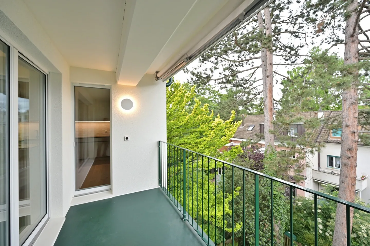 EXTRAORDINARY ARCHITECTURE IN EXCELLENT LOCATION - Photo 4 of 8