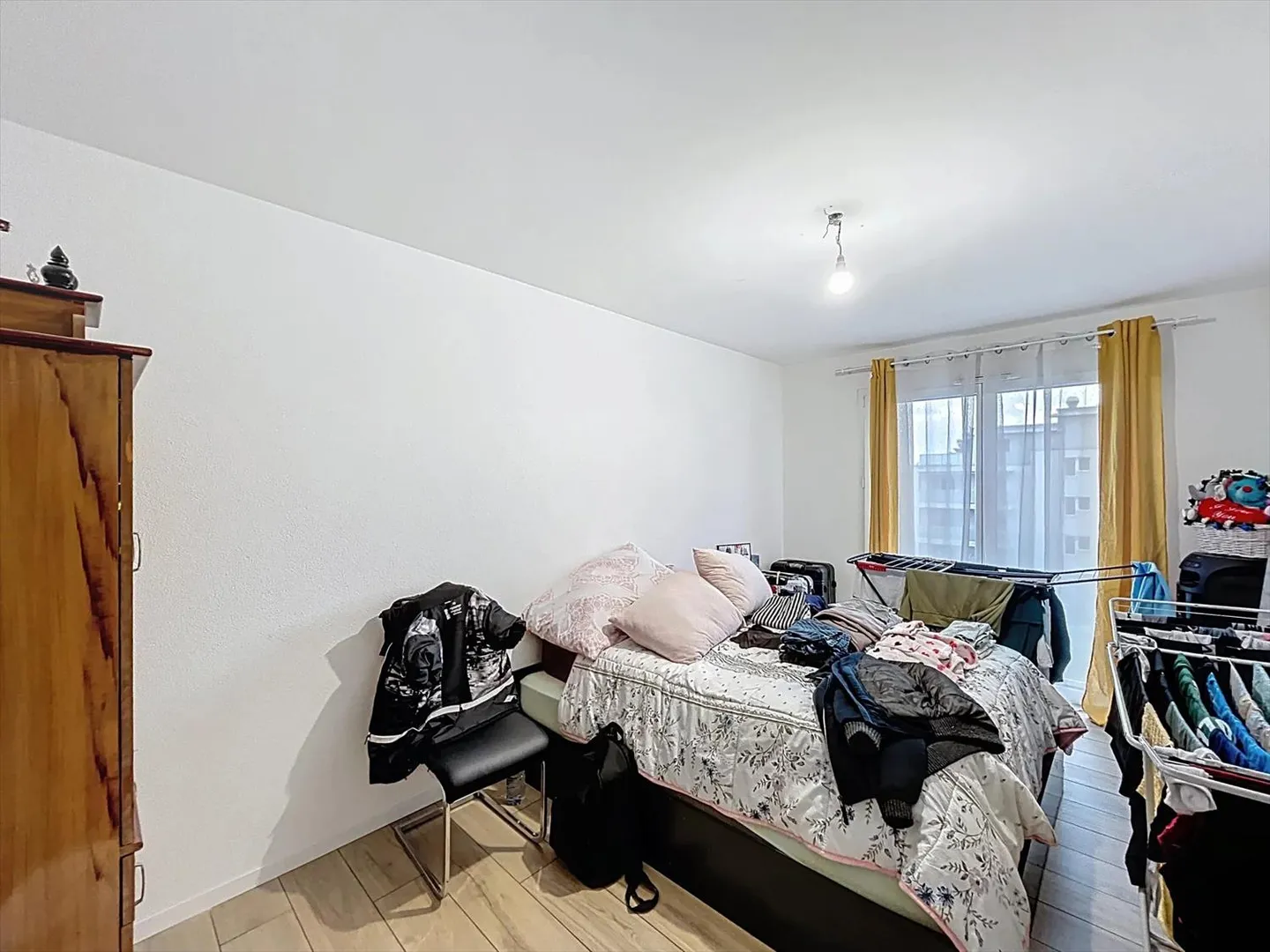 Bel appartamento recente con grande balcone - Foto 6 di 8