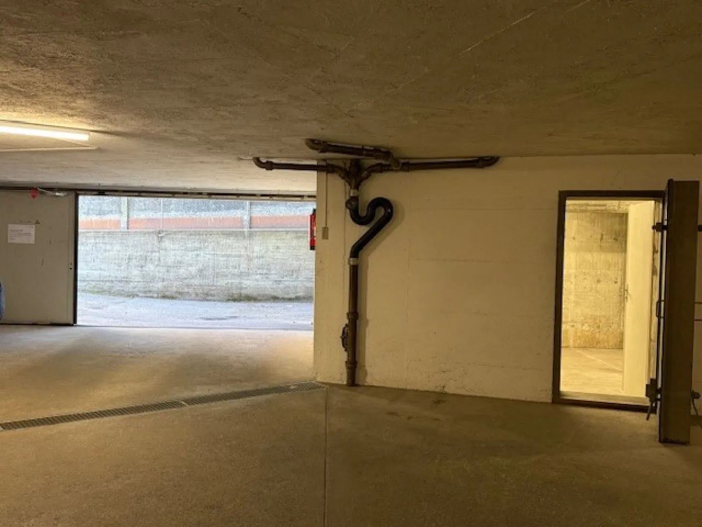 Versatile Hobby Space in Langnau - Photo 2 of 5