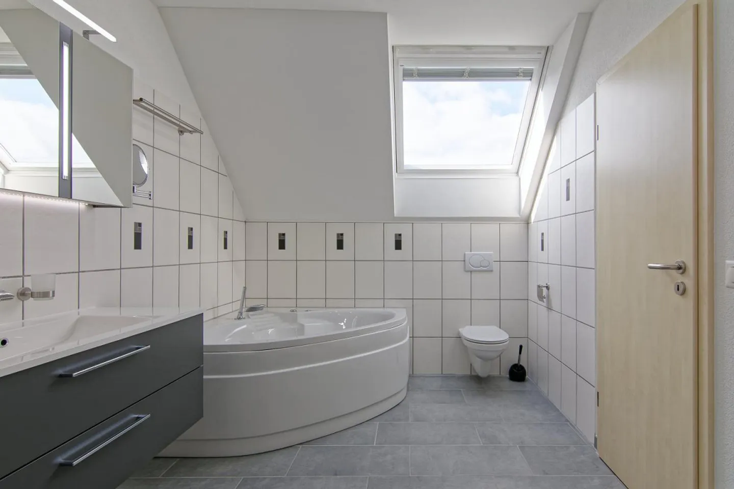 Freist. 7.5-Zi.-EFH mit Wintergarten - Foto 6 von 7