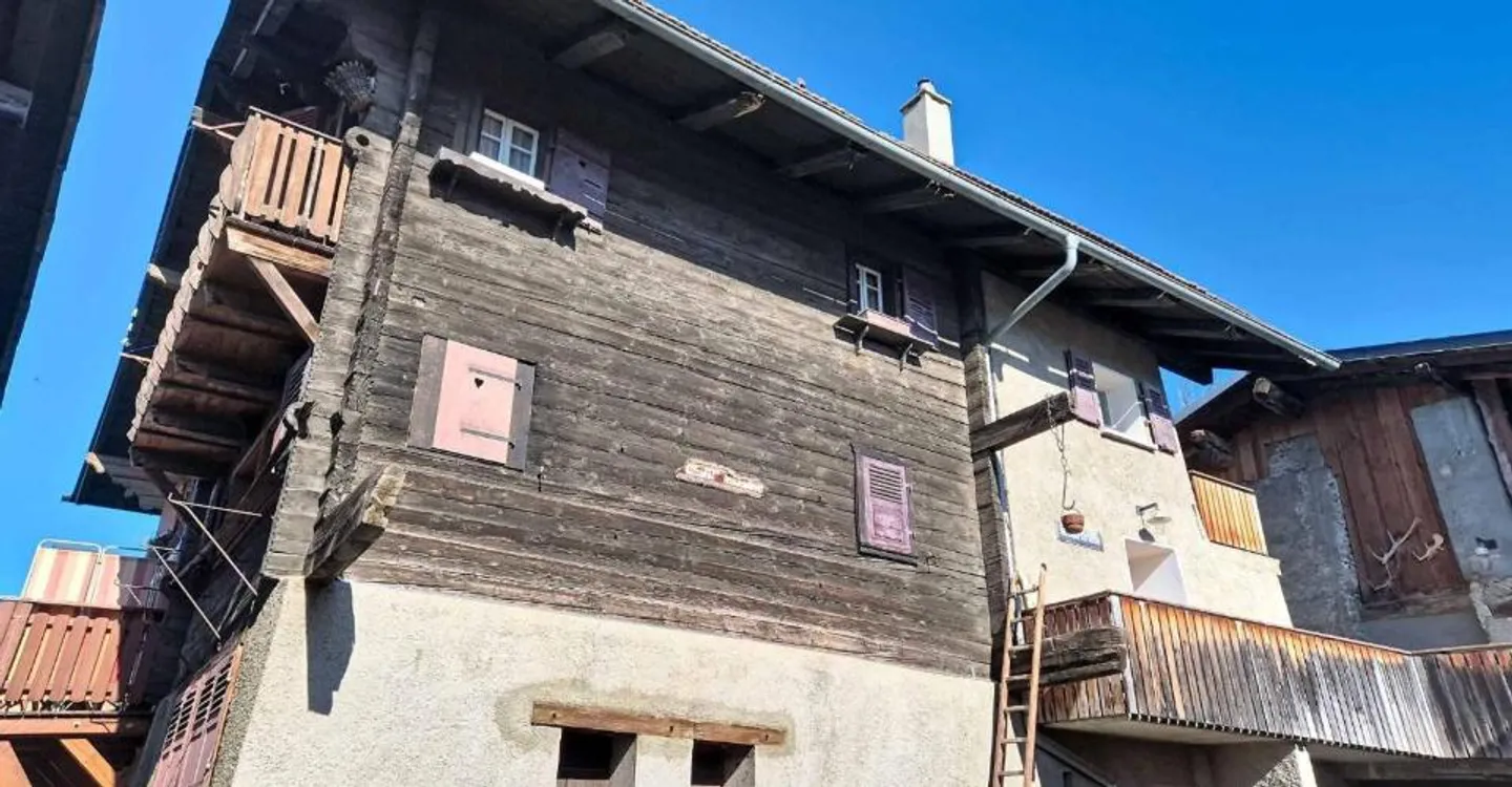 Duplex à rénover à Chermignon - Photo 2 sur 5