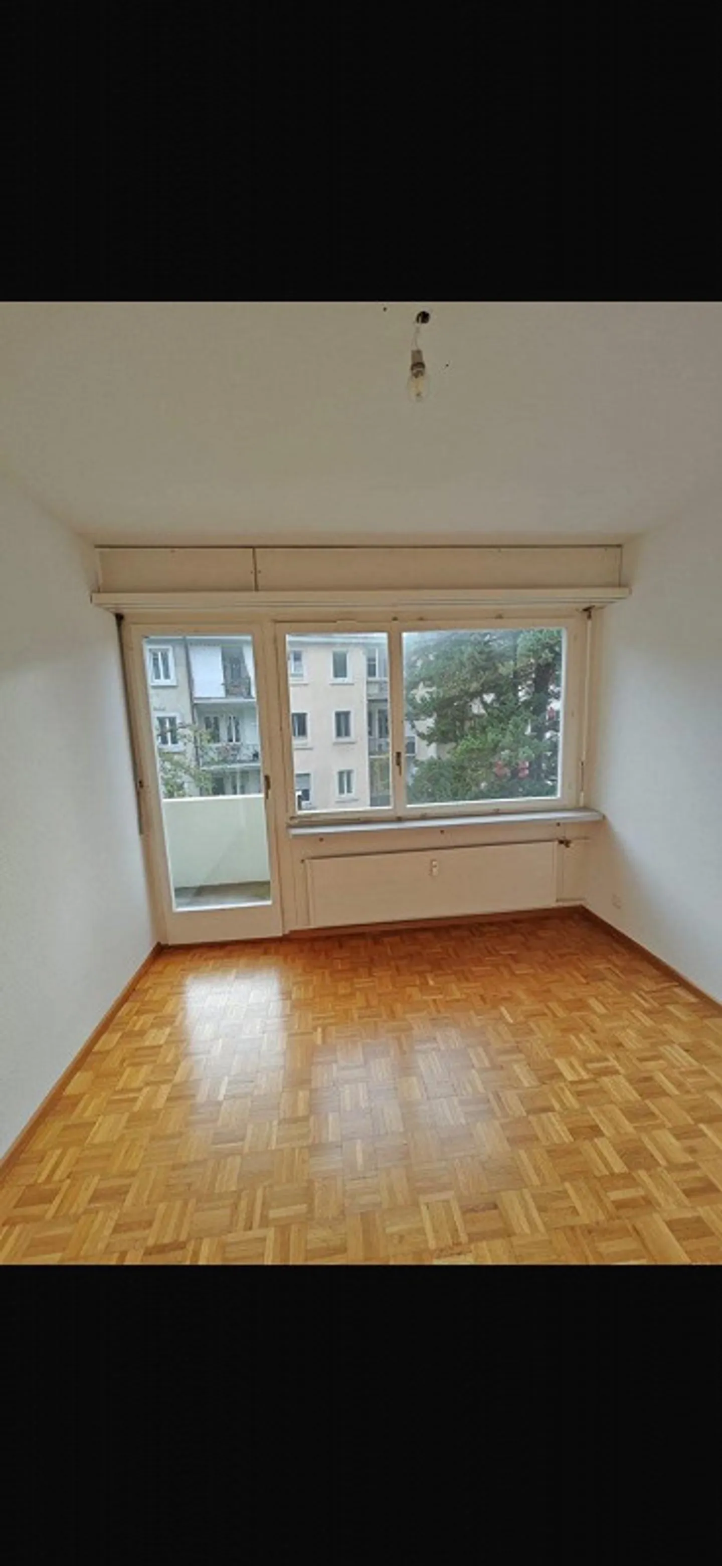 Appartamento luminoso di 3 stanze con bellissimo pavimento in parquet in una posizione centrale a... - Foto 2 di 7