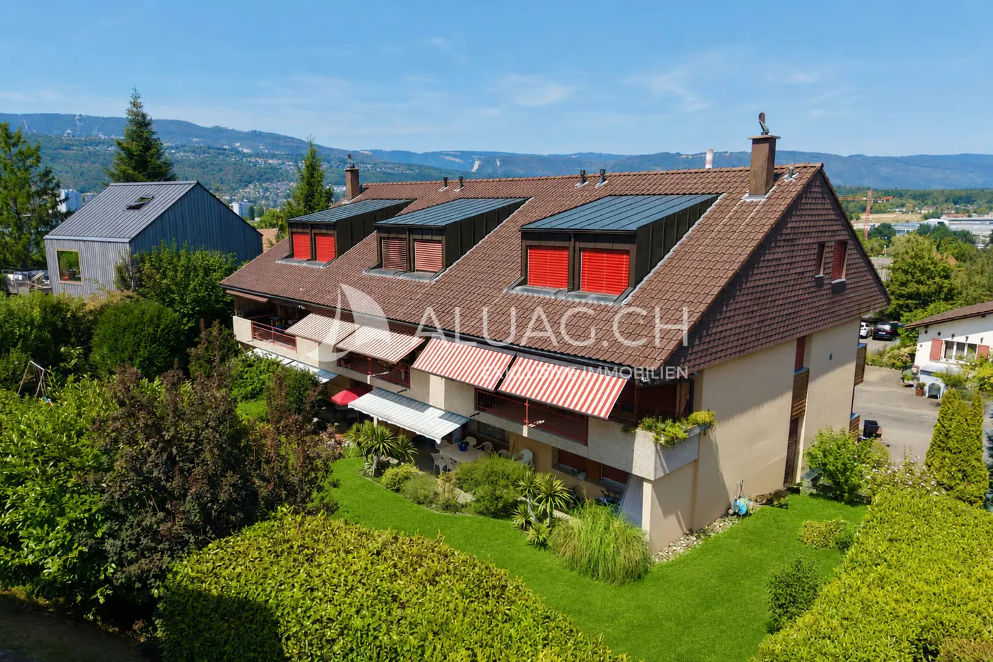 SPACIOUS DUPLEX APARTMENT (132 M²) - Photo 2 of 13