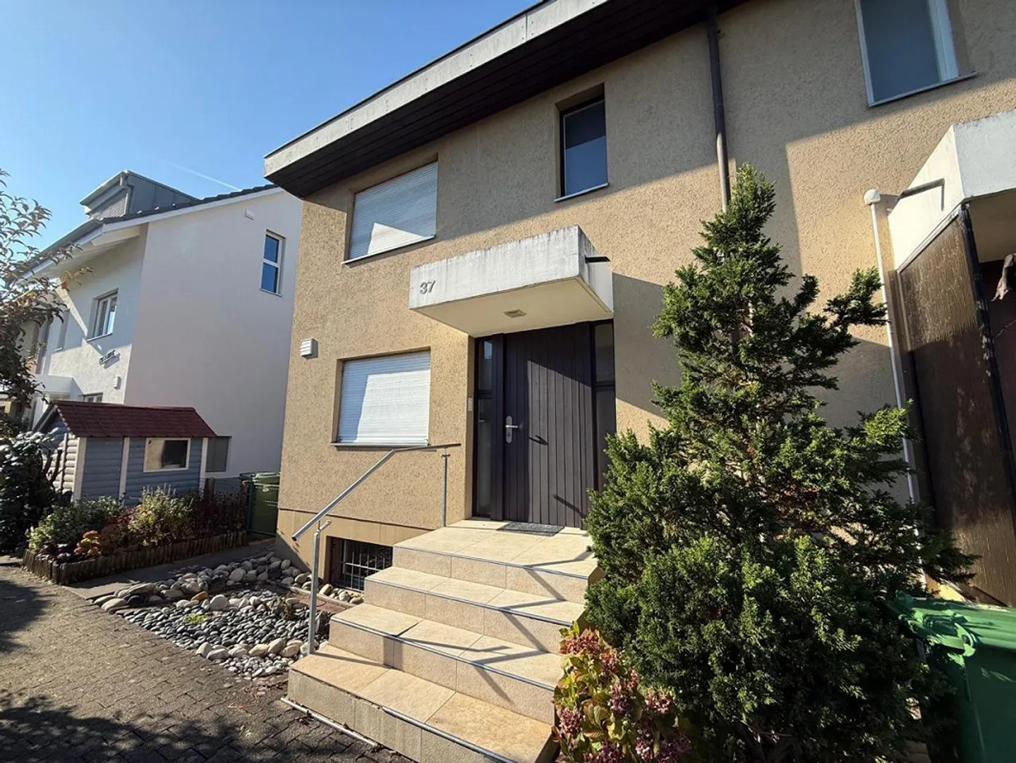 Living quietly and close to the city - Photo 1 of 25