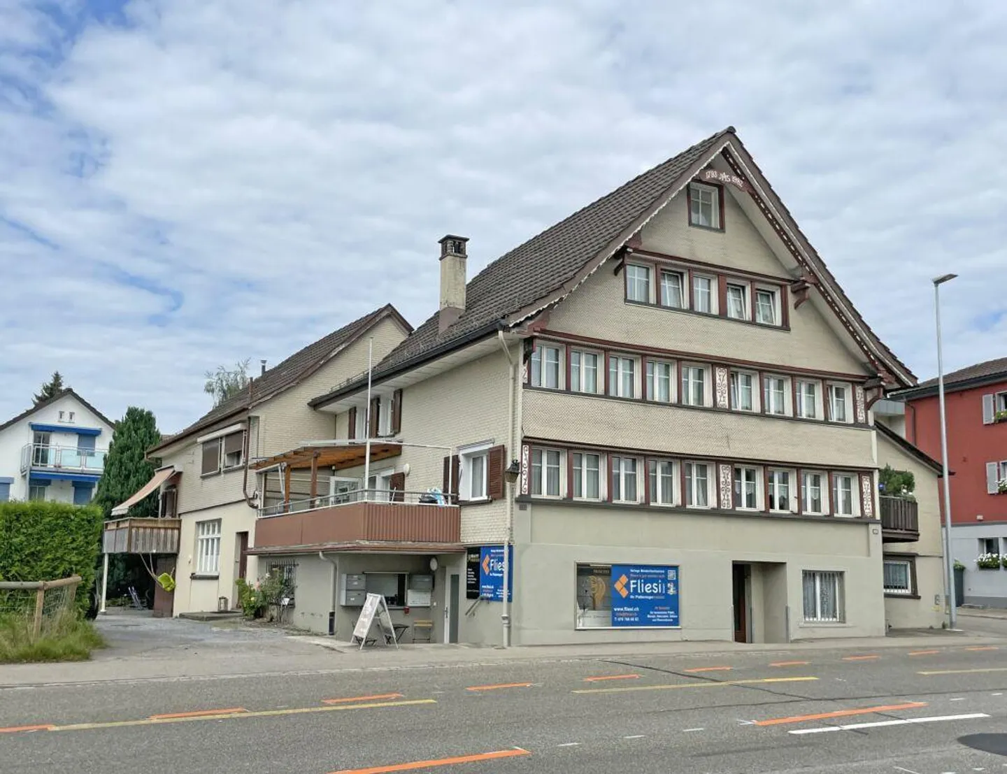 Central Residential/Commercial Building in a Good Location - Photo 1 of 27