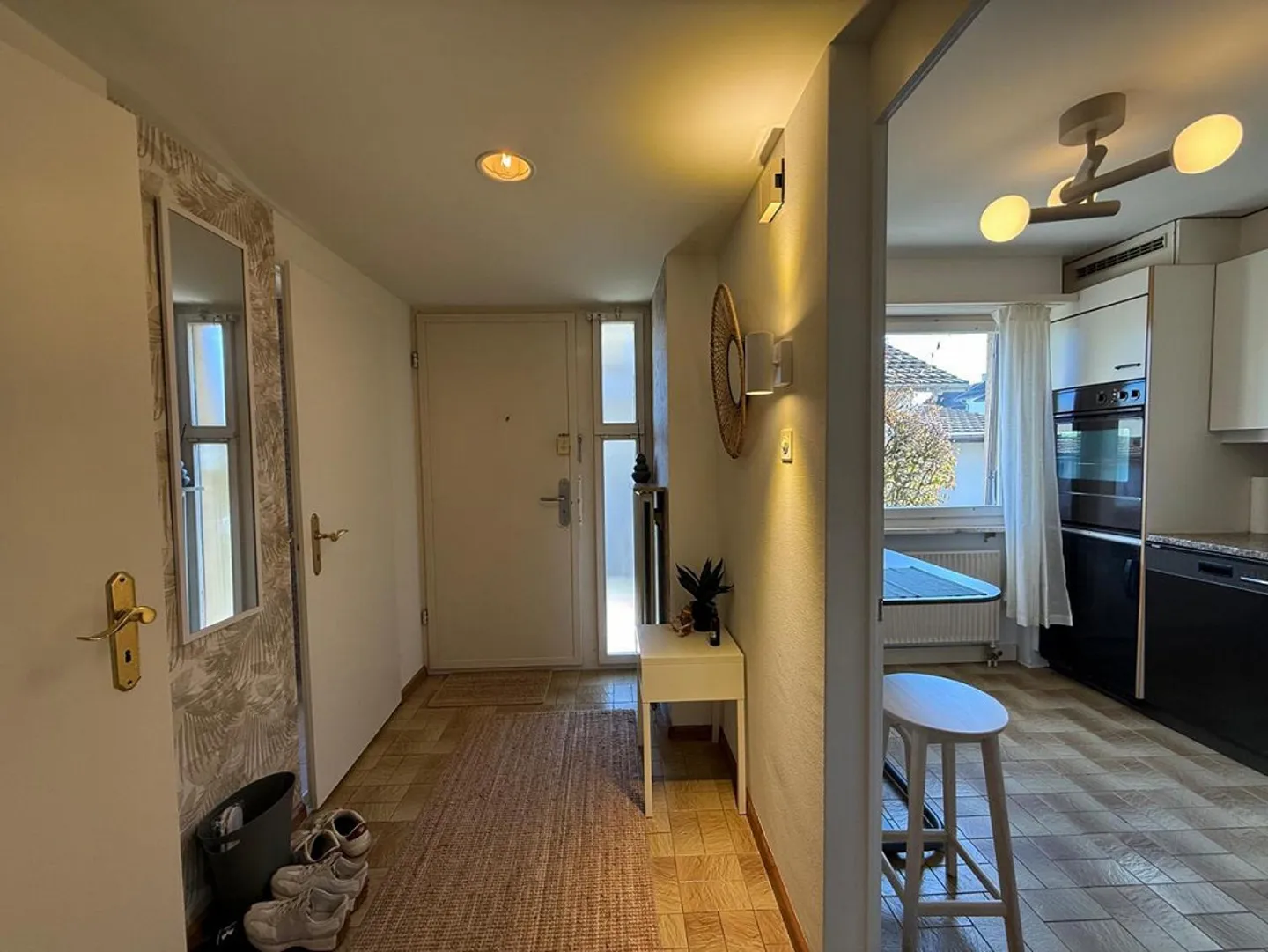 Living quietly and close to the city - Photo 4 of 25