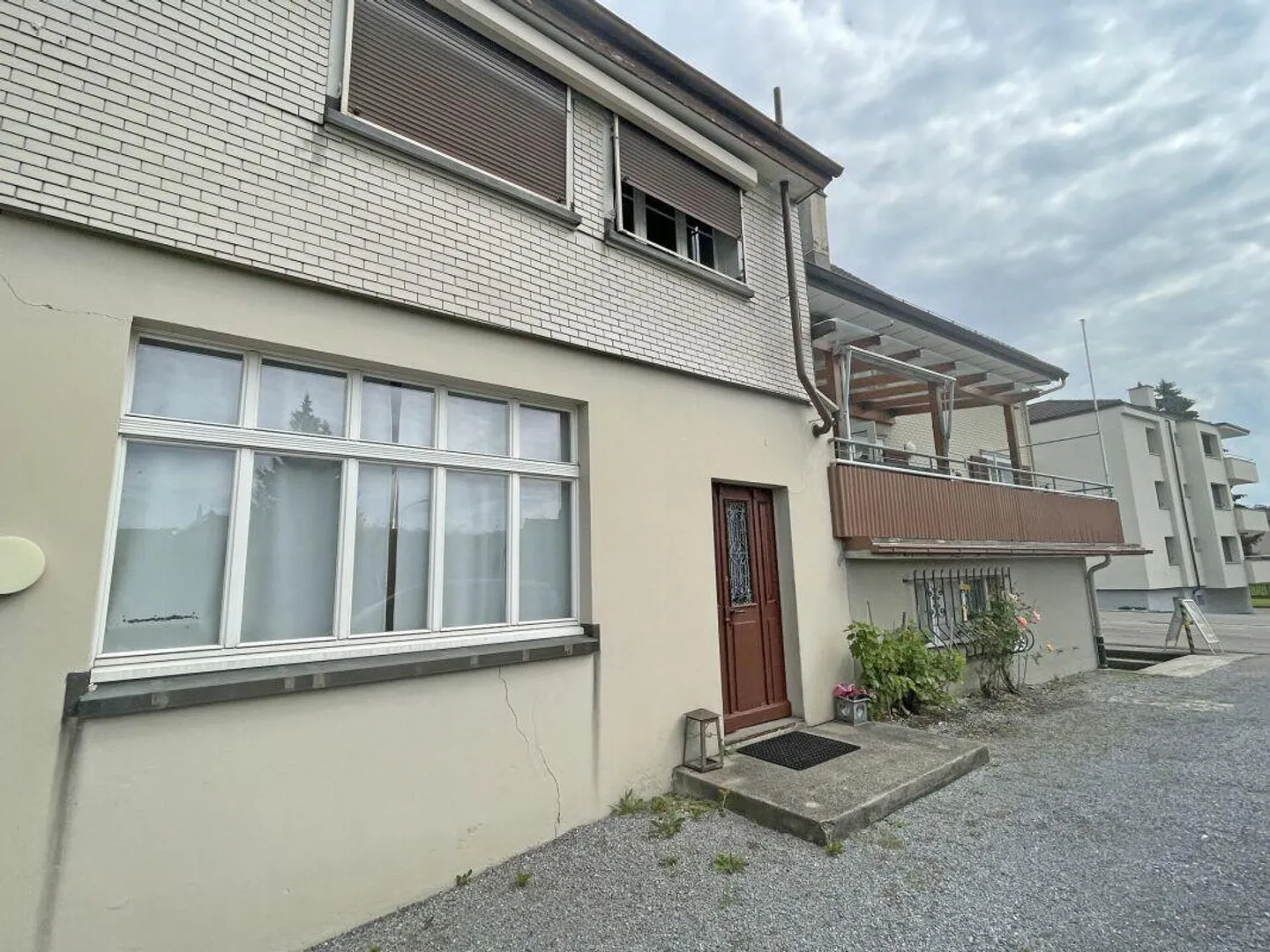 Central Residential/Commercial Building in a Good Location - Photo 3 of 27