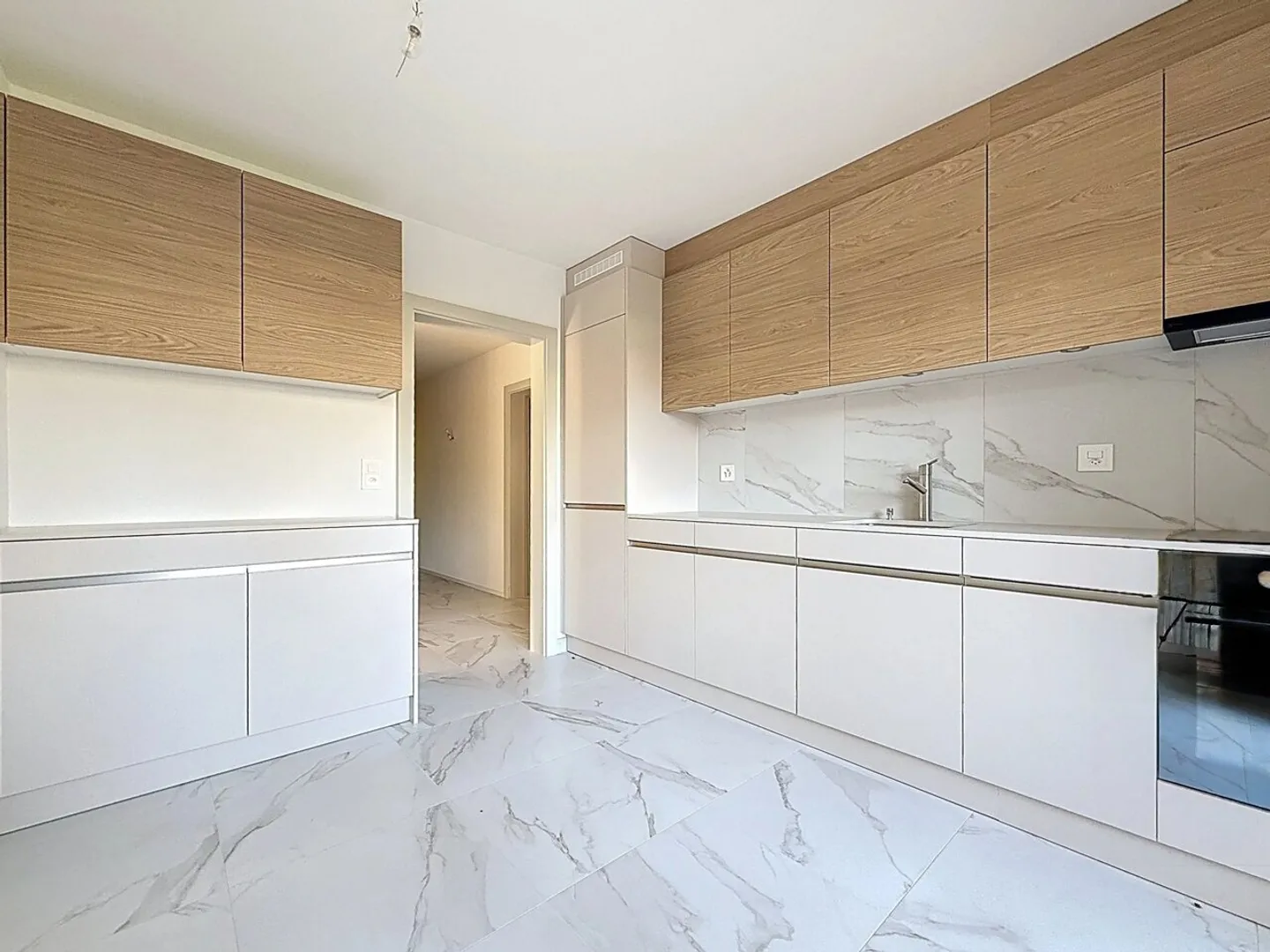 Rent? Magnificent 4.5 room renovated in Gravelone (Sion) - Photo 2 of 13