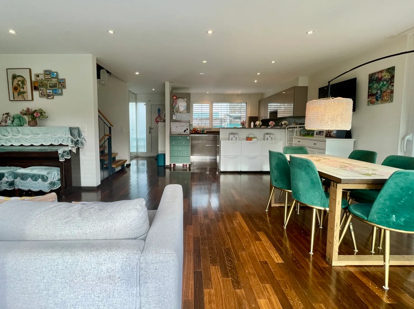 Maison jumelée séparée par le garage - Photo 2 sur 12