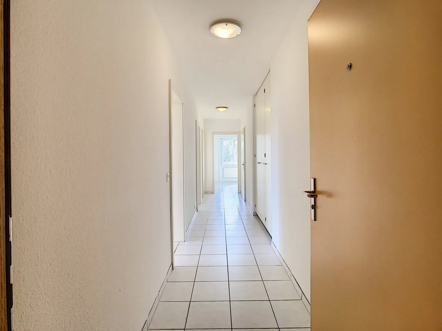 Helle 3½ Zimmer in der Nähe aller Annehmlichkeiten - Foto 8 von 13