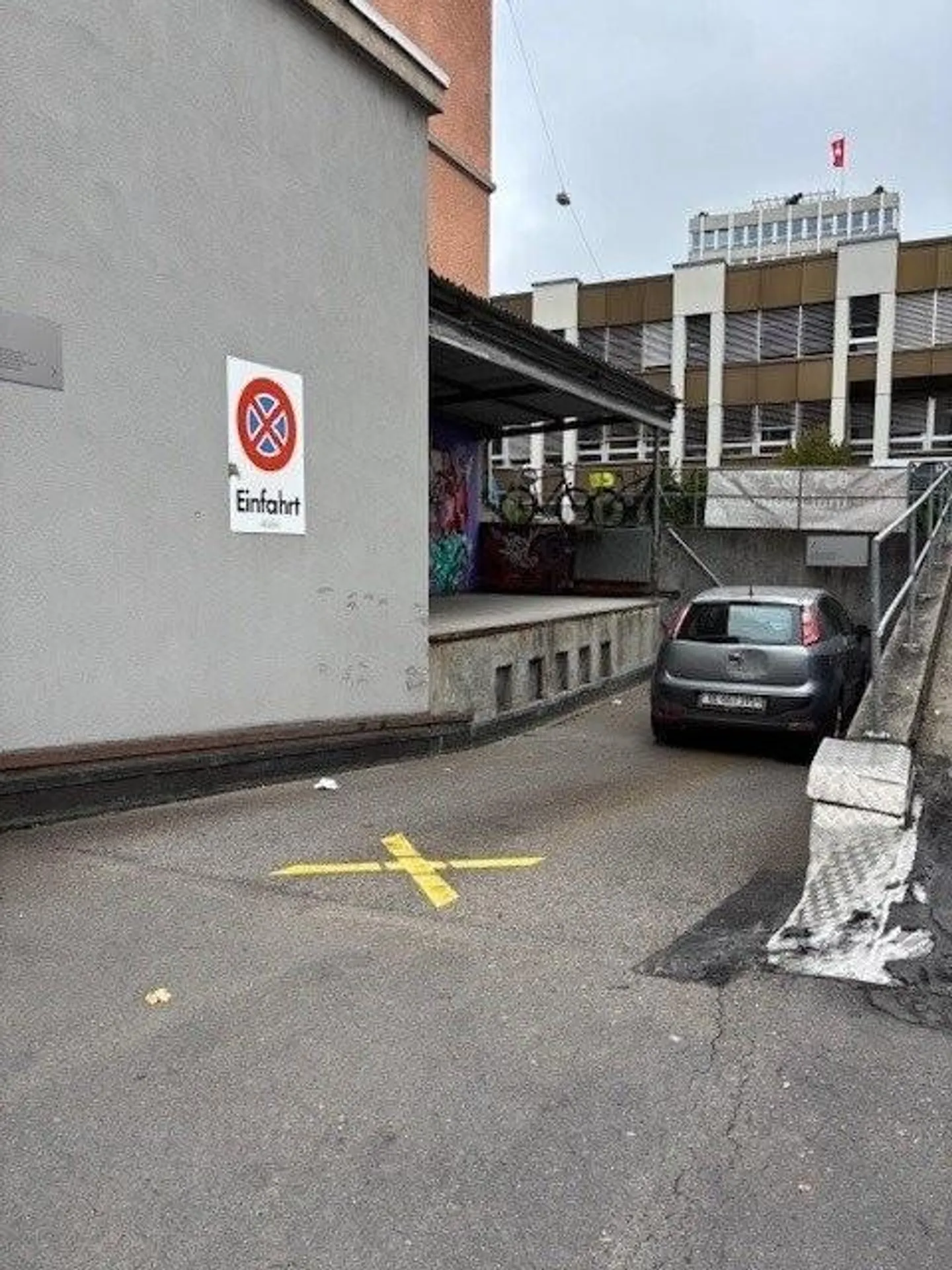 Spazi di stoccaggio sicuri e flessibili in affitto a Berna - Foto 7 di 8