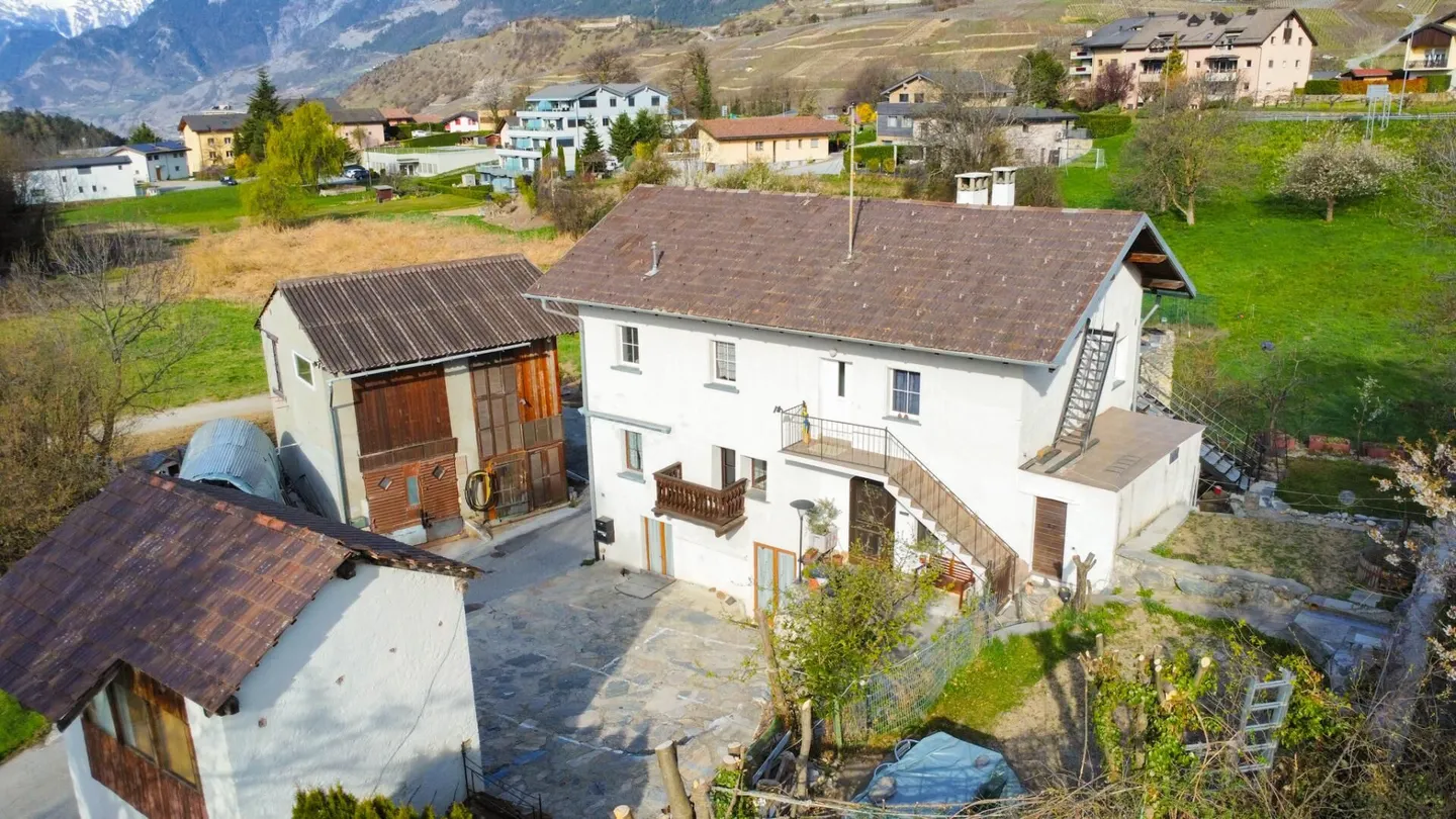 Immeuble de rendement à Savièse - Photo 2 sur 51