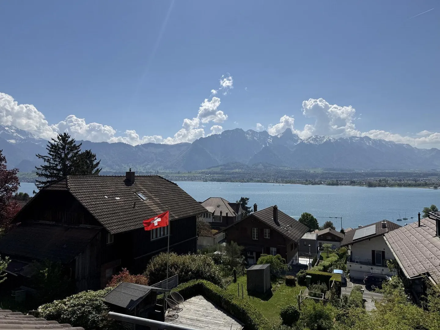 5.5 Room Semi-Detached House in Hilterfingen - Photo 1 of 13