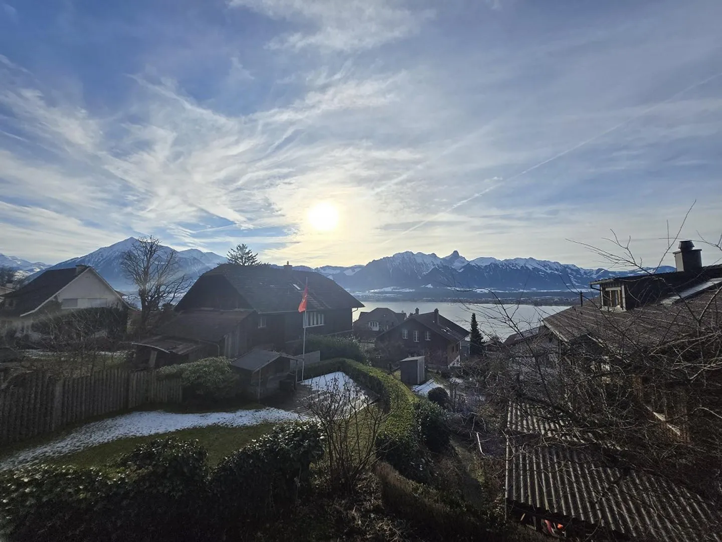 5.5 Room Semi-Detached House in Hilterfingen - Photo 2 of 13