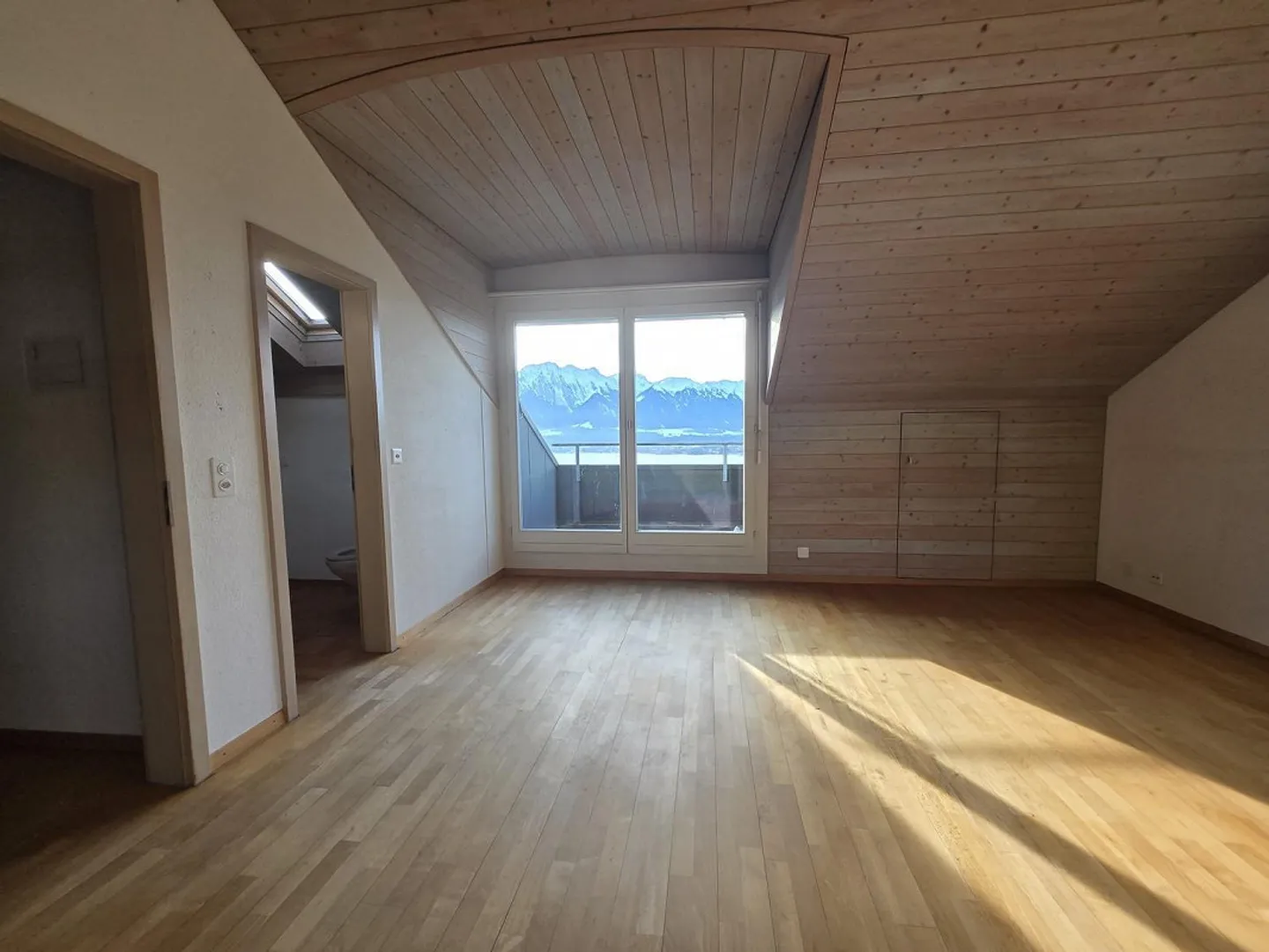 5.5 Room Semi-Detached House in Hilterfingen - Photo 12 of 13