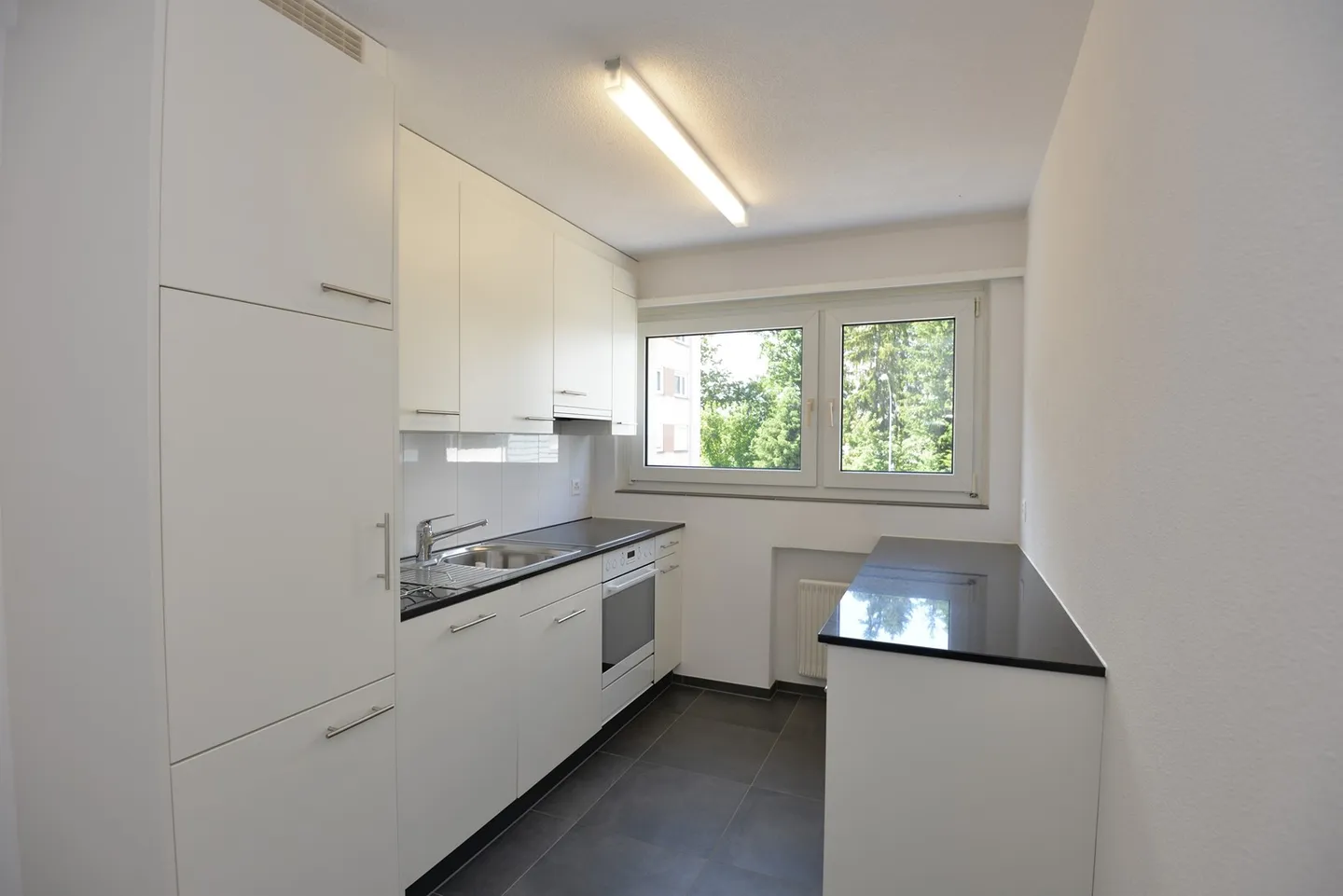Apartment for rent - Photo 2 of 8