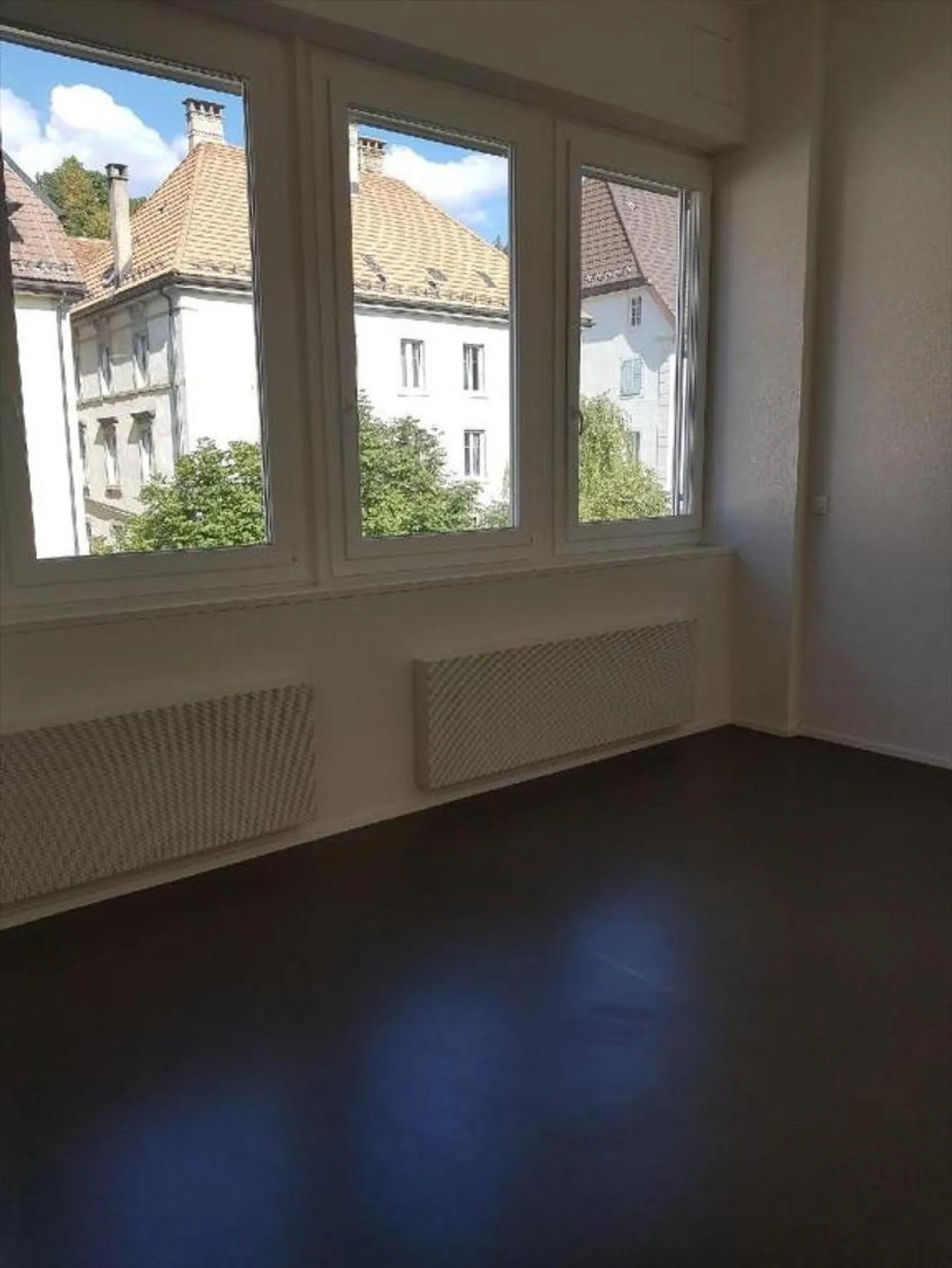 Bel appartamento di 2 stanze al 2° piano in affitto a Locle, idealmente situato - Foto 3 di 7