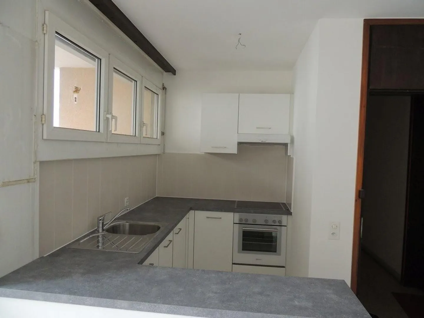 Studio ideally located! - Photo 3 of 5