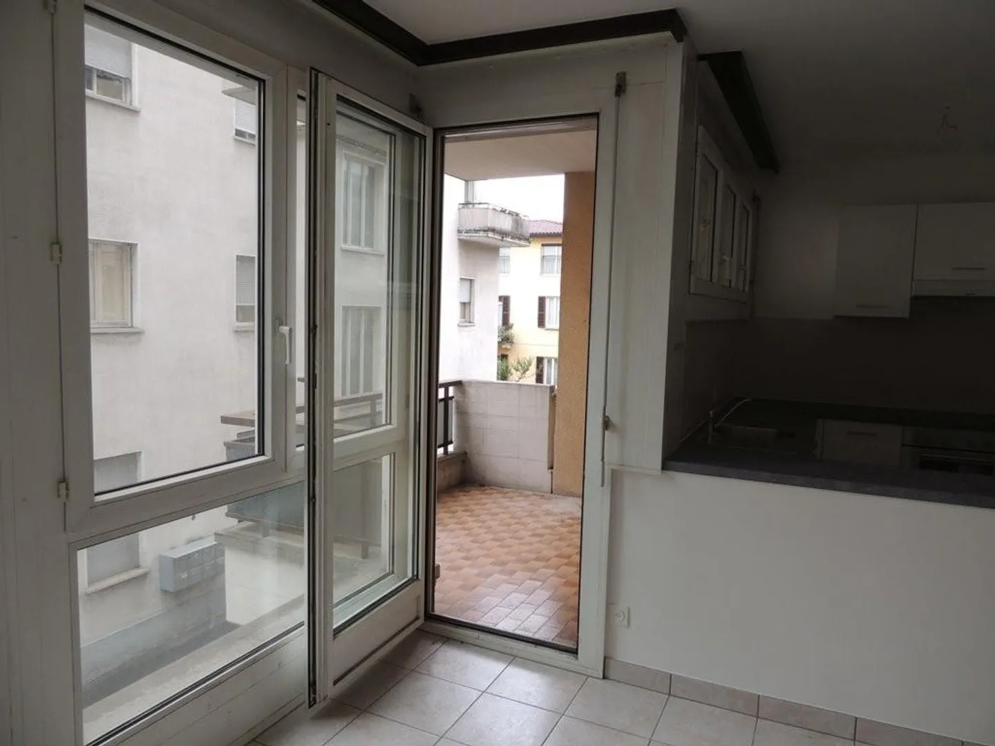 Studio ideally located! - Photo 5 of 5